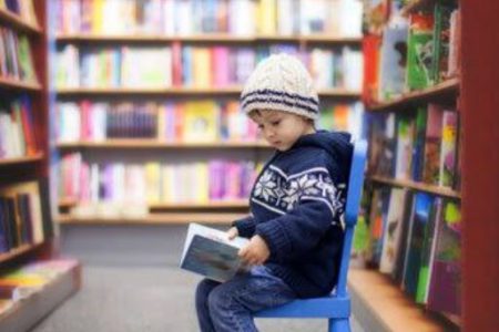 فعلا استفاده از آثار حاضر و آماده خارجی تقریبا مجانی است/ امیدوارم جشنواره کتاب کودک و نوجوان به یک ضرورت قطعی تبدیل شود 