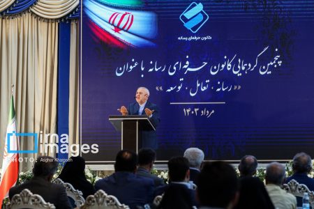طعنه سنگین ظریف به منتقدانش: آنها که می گویند من قرآن بلد نیستم یادشان نیست، هنوز آنها به دنیا نیامده بودند ولی من جامع المقدمات درس می دادم