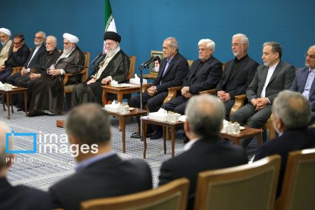 فرمان‌های مهم رهبر انقلاب به هیات دولت: حل مسئله گرانی و تورم از اولویت‌های فوری است /حتما به سفر استانی بروید /از جوانان بیشتر استفاده کنید