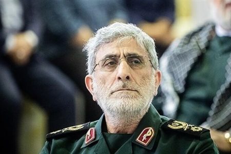 تصاویری از سردار قاآنی در مراسم تشییع پیکر شهید هنیه