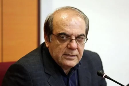 کنایه معنادار عباس عبدی به آموزش و پرورش: همچنان درگیر مقنعه دختربچه ها هستید /هیچ فرصتی برای فکر کردن به مساله آموزش پیدا نکرده‌ اید؟
