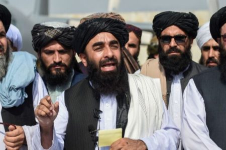 انتقاد کیهان: چرا نوشتید طالبان تروریست و شیعه کش است؟