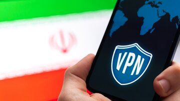 کنایه عباس عبدی به سرنوشت قاضی فیلتر کننده /آقای پزشکیان وقت خود را تلف نکنید و مساله فیلترینگ را حل کنید/معلوم نیست چه کسانی مخالف هستند!