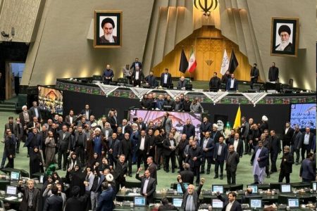شعار «تشکر از سپاه» در صحن مجلس طنین انداز شد