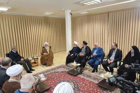 تصاویری از مسعود پزشکیان در کنار آیت الله جوادی آملی و آیت الله مکارم شیرازی