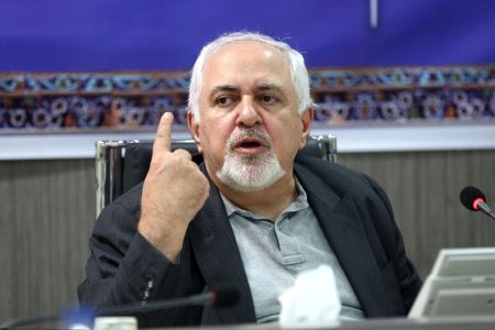 ظریف: به کسی که فرزندش خارج از کشور است یا خارج از کشور به دنیا آمده بود،‌ به چشم تهدید نگاه نکنیم /فضای مجازی را فرصت ببینیم
