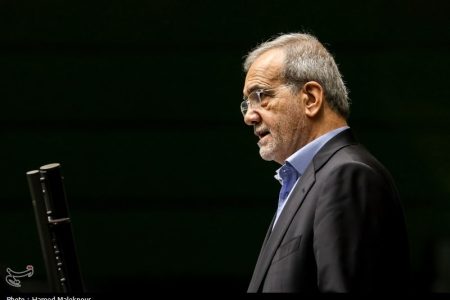 پزشکیان: اگر هاشمی رفسنجانی نبود، معلوم نبود روند انقلاب به کدام سمت و سو می رفت/ تاثیر حضور ایشان در دوران جنگ و پس از آن در صلح غیرقابل انکار است