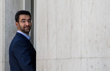 واکنش آذری جهرمی به حملات نمایندگان به ظریف در صحن مجلس/ بیچاره منافع ملی!