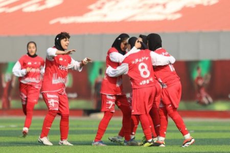 دختران پرسپولیس در یک قدمی تاریخ‌سازی