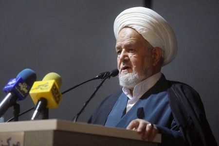 رئیس عقیدتی سیاسی فرماندهی کل قوا: موهبت ولی فقیه صحنه آزمایش است که چقدر به ولی وفاداریم/ دشمن تلاش می کند با همه وجود جلوی ظهور امام زمان را بگیرد