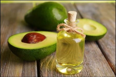 این میوه سرشار از چربی مفید است