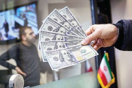 ترامپ چگونه با قیمت دلار در ایران بازی می کند؟