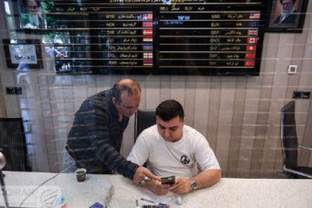 قیمت دلار حباب دارد؟/ نرخ دلار احتمالا تا این سطح قیمتی عقب‌نشینی نشینی می‌کند