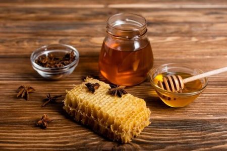 ۱۰ فایده کمتر شناخته شده عسل برای سلامتی