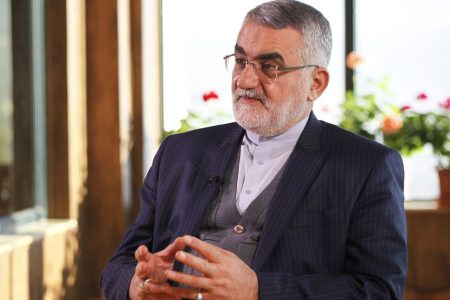 تدبیر ویژه رهبر انقلاب در انتخاب سریع فرماندهان نظامی به روایت علاءالدین بروجردی/ اسرائیل تصور می کرد همه موشک ها را رهگیری می کند اما…