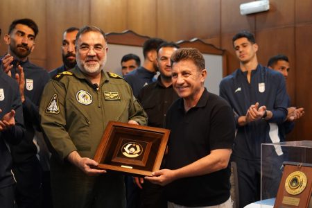 حضور فرمانده نیروی هوایی ارتش در اردوی تیم ملی فوتبال