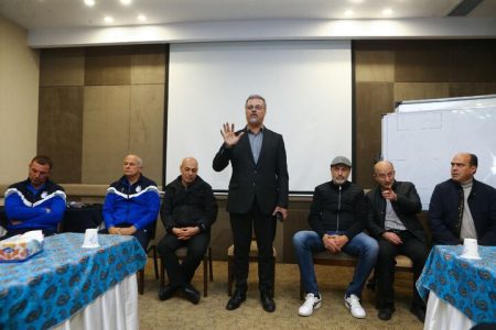 نظری جویباری در آستانه برکناری از مدیرعاملی استقلال/ هلدینگ خلیج فارس به دنبال تغییر مدیریتی
