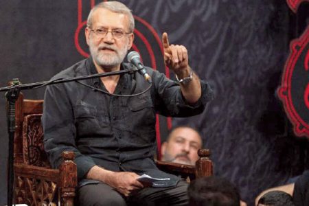 حمله سایت اصولگرا به اطرافیان جلیلی/ لاریجانی که به او حمله می‌کنید مورداعتماد رهبری است/ وقتی مسئول مذاکره بودید جز ضررو اتلاف وقت چه رهاوردی داشتی؟