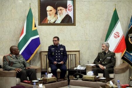 فرمانده کل ارتش: در جنگ ۱۲ روزه، رژیم صهیونیستی و آمریکا در رسیدن به اهداف خود ناکام ماندند/ حمایت های نهادهای بین‌المللی بیشتر لفظی است