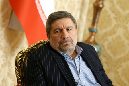 حضرتی: برای دیدار با رئیس‌جمهور آمریکا کسی به آقای پزشکیان فشار نیاورده است