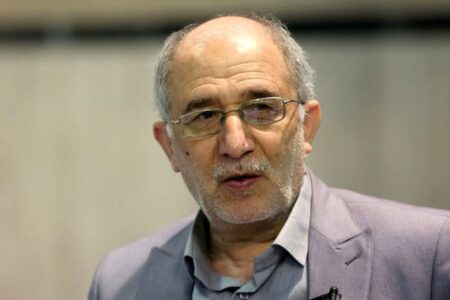روایت سردار علایی از آخرین مکالمه با شمخانی سه روز قبل از جنگ/ شمخانی می‌گفت نمی‌توانند رهبری را پیدا کنند