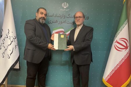 دبیر چهل‌وچهارمین جشنواره بین‌المللی تئاتر فجر، معرفی شد