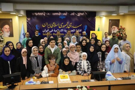 تولد سه سالگی باشگاه نوجوانان با حضور حدود یکصد نوجوان/ تجلیل از اعضای برنامه «جورواجور»