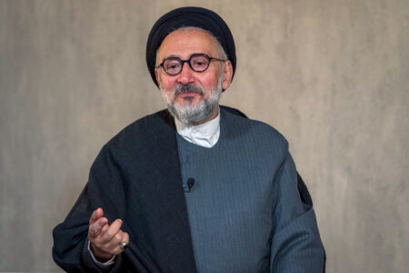 هشدار ابطحی نسبت به پیامدهای تداوم قطعی اینترنت؛ می‌تواند بحران‌ جدیدی ایجاد کند/ روان نسل جدید بیشتر در ارتباطات می گذشت، نه در سیاست