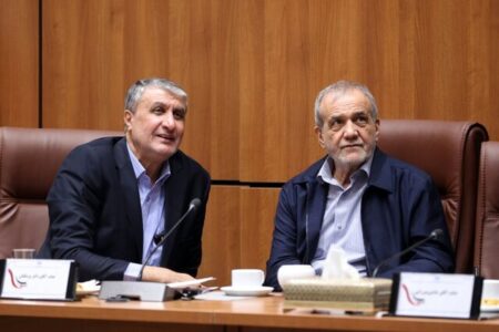 پزشکیان: «هسته‌ای» مترادف ساخت سلاح اتمی نیست/ تأسیسات هسته‌ای را دوباره و با قدرت بیشتری می‌سازیم