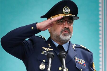 بازدید فرمانده نیروی هوایی ارتش از یک پایگاه هوایی در شرق کشور/ عکس