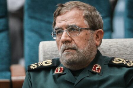 سرلشکر ایزدی: جمهوری اسلامی الگو شده است/ باید تلاش کنیم انتظارات به حق مردم برآورده شود