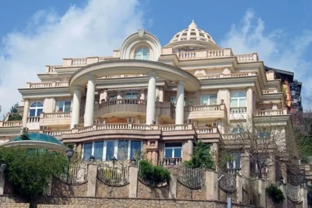 خانه تاریخی خواهر ناپلئون ارزان‌تر از تجریش شد!
