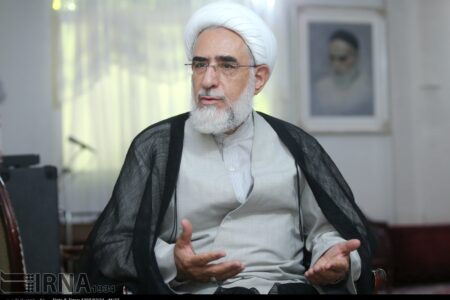 منتجب نیا: صداوسیما کاملاً مخالف دولت و مقابل دولت قرار گرفته است/ مجلس از همان ابتدا طبل مخالف را به صدا درآورد