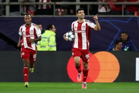 رقیب جدید برای مهدی طارمی!