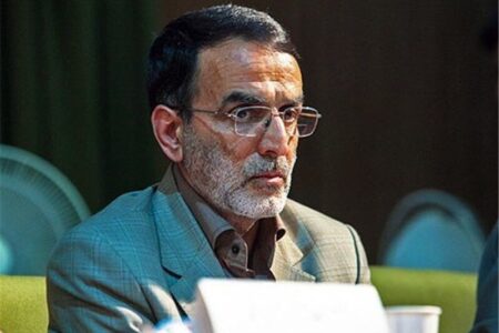 توئیت عجیب کریمی قدوسی؛ مادورو به عنوان قهرمان ملی به ونزوئلا برمی گردد/ جوانان انقلابی آمریکا، ترامپ را به زباله دان تاریخ می اندازند!