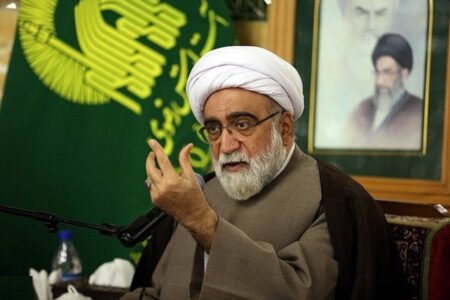 تولیت آستان قدس رضوی علیه تندروها: برخی جریان های انقلابی با رفتارها و تفسیرهای نادرست، دل رهبری را غصه دار کردند