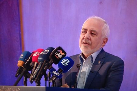پاسخ ظریف به اظهارات ترامپ/ تهدید، جنایات جنگی، فحاشی و توهین‌های رکیک برابر است با استیصال محض