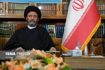 نماینده ولی‌فقیه در استان اردبیل: دولت با شایسته‌ سالاری مشکلات مردم را حل کند