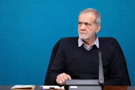 پزشکیان:ارتباطاتی که با کشور برادر و دوستمان روسیه داریم، بسیار عمیق و گسترده است/ هیچ کشوری از جنگ خیر نمی‌بیند و با خشونت و خونریزی به جایی نمی‌رسد