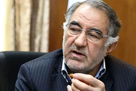 فعال سیاسی اصولگرا: چهار ماه بعد، مردم با چه شرایطی باید زندگی کنند؟/ فقط گروه محدودی که در دولت حضور دارند، دخل و خرجشان با هم می‌خواند