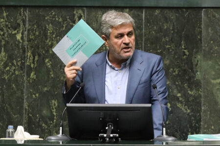 تاجگردون: مگر می‌شود نیروهای مسلح را رها کرد؟ مگر می شود به حقوق آنان توجه نکرد؟/ بودجه نیروهای مسلح در سال آینده حدود ۷۰۰ همت پیش بینی شده است