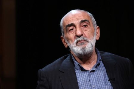 پرسش حسین شریعتمداری از مردم امریکا: چرا ترامپ را حذف فیزیکی نمی‌کنید؟