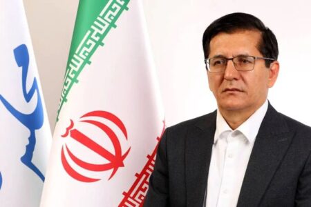 درخواست یک نماینده مجلس از دستگاههای امنیتی در خصوص «نفوذی‌ها» در پشت تریبون‌ها/ با بسته شدن مسیر نفوذ قدرت مانور دشمن کاهش می‌یابد