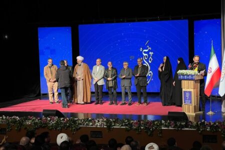 اهدای نشان «معروف» به داریوش ارجمند 
