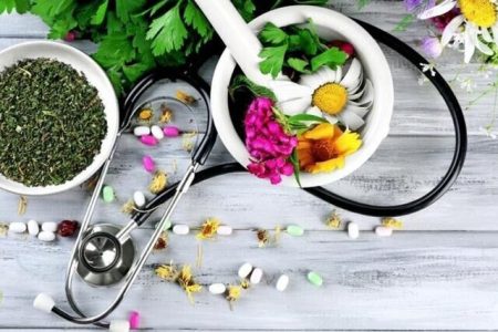 حضور متخصصان طب ایرانی در ۵۰ مرکز درمانی/ تدوین ۹ استاندارد تازه برای این خدمات