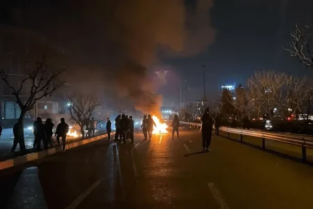 هنوز دو ماه نشده می‌خواهید فیلمی از حوادث دی‌ماه بسازید؟!/ جامعه در شوک و پرسش و خشم دست‌وپا می‌زند