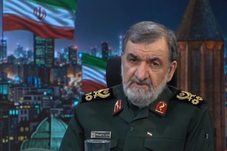 توصیه محسن رضایی به ارتش آمریکا؛ خودتان عقب بروید!/ محاصره به معنای اعلان جنگ است/ هشدار به امارات