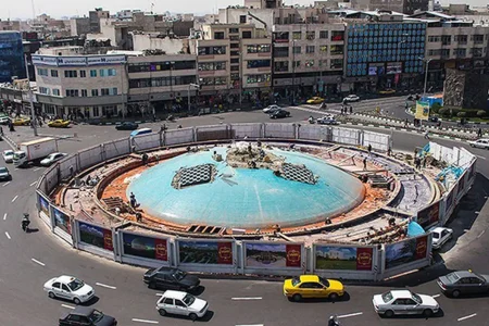 مجسمه جدیدی که قرار است در میدان انقلاب نصب شود/ عکس
