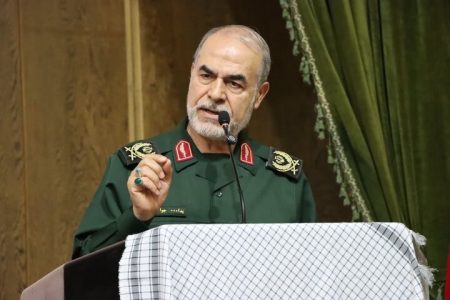 معاون سیاسی سپاه: تثبیت حاکمیت بر تنگه هرمز، سلاحی بالاتر از اتمی است/ مذاکرات با آمریکا از موضع قدرت و با تحمیل شروط به طرف مقابل شکل گرفته است