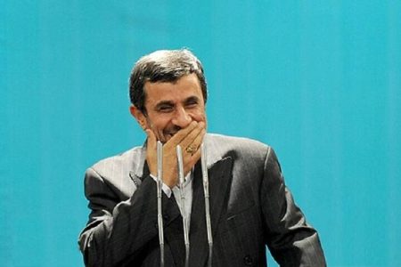 گزارش جنجالی یک رسانه آمریکایی درباره رئیس دولت نهم؛ دوران گذار با احمدی نژاد!/ ادعاهای عجیب نیویورک تایمز درباره حصر و مجروح شدن او